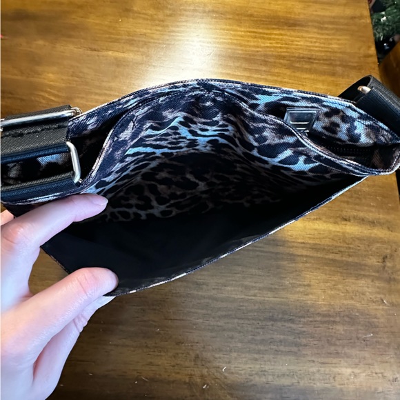 Fila Cheetah Print Crossbody Bag NWOT - Picture 8 of 9